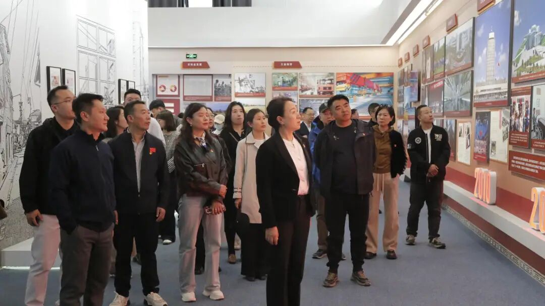 自治區(qū)工商聯(lián)組織機(jī)關(guān)和所屬商協(xié)會黨支部開展“感黨恩 聽黨話 跟黨走”主題黨日活動